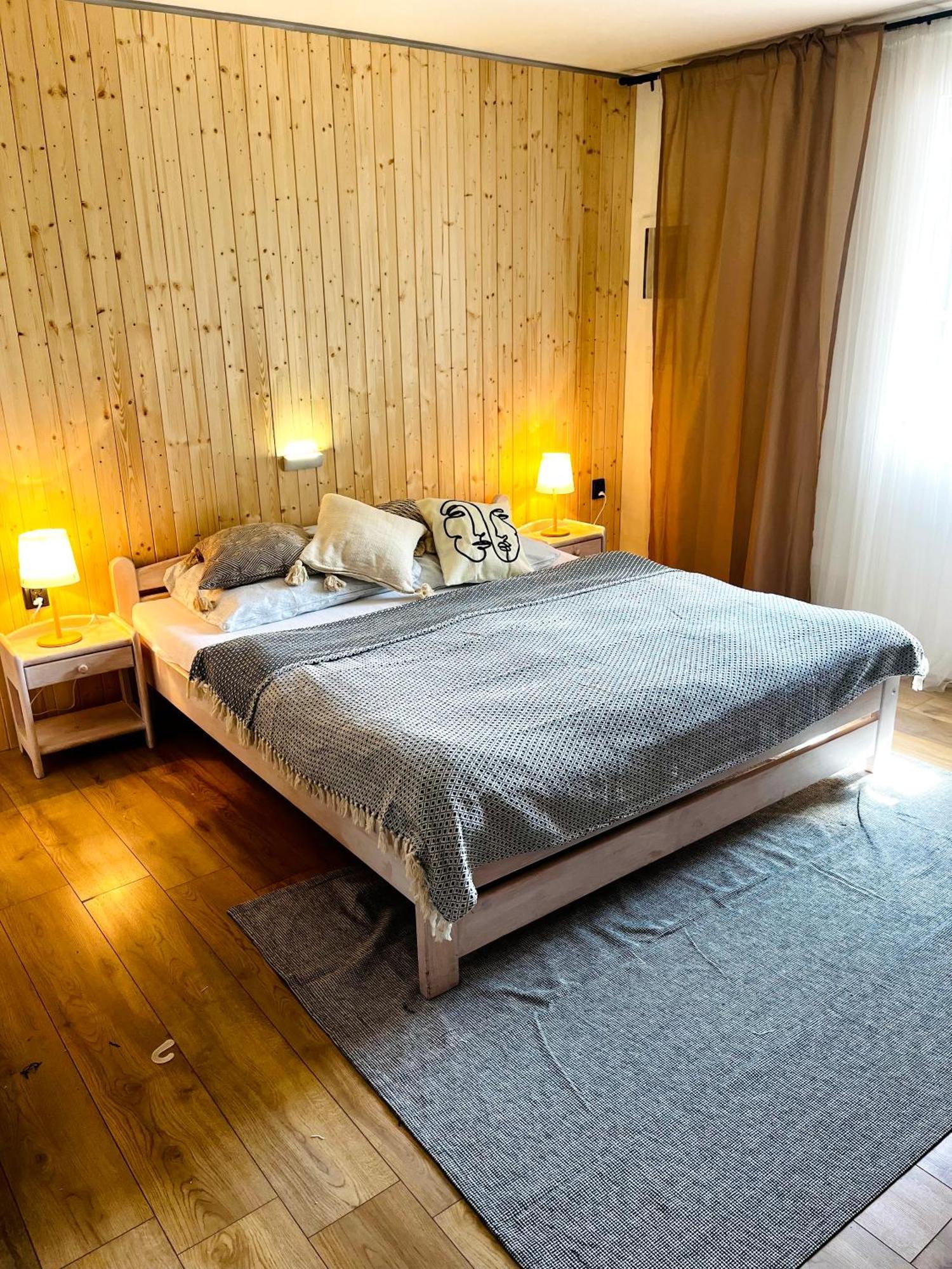 Mohelensky Dvur Apartment Mohelno Bagian luar foto